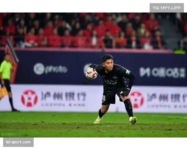 河南队门将王国明出击失误送礼 细节处理成胜负关键